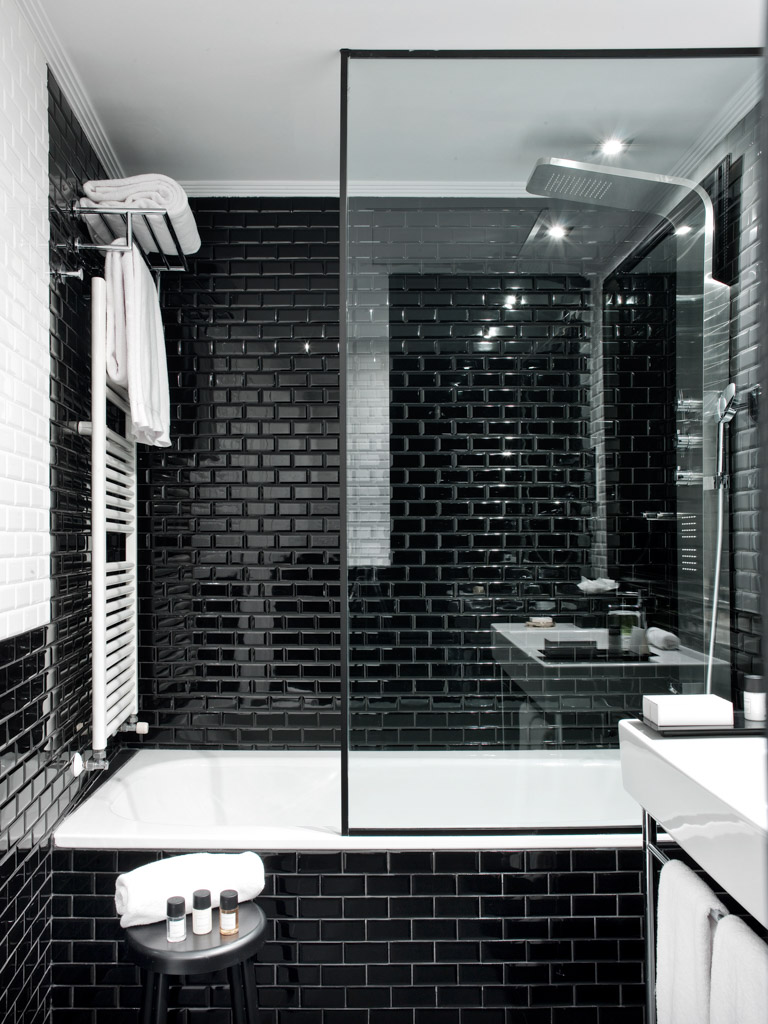 Carrelage sol salle de bain rouge: salle de bain rouge : la ...