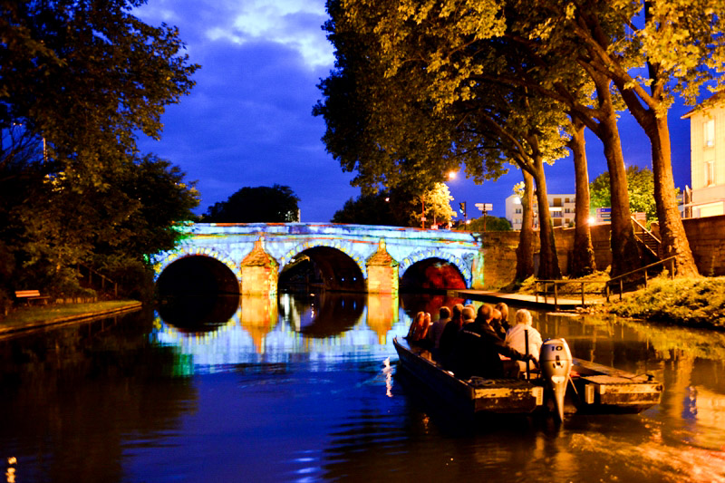 Illuminations sur le Pont des Mariniers à Châlons-en-Champagne dans le cadre des « Métamorph’eau’ses » © Christophe Manquillet Illuminations sur le Pont des Mariniers à Châlons-en-Champagne dans le cadre des « Métamorph’eau’ses » © Christophe Manquillet