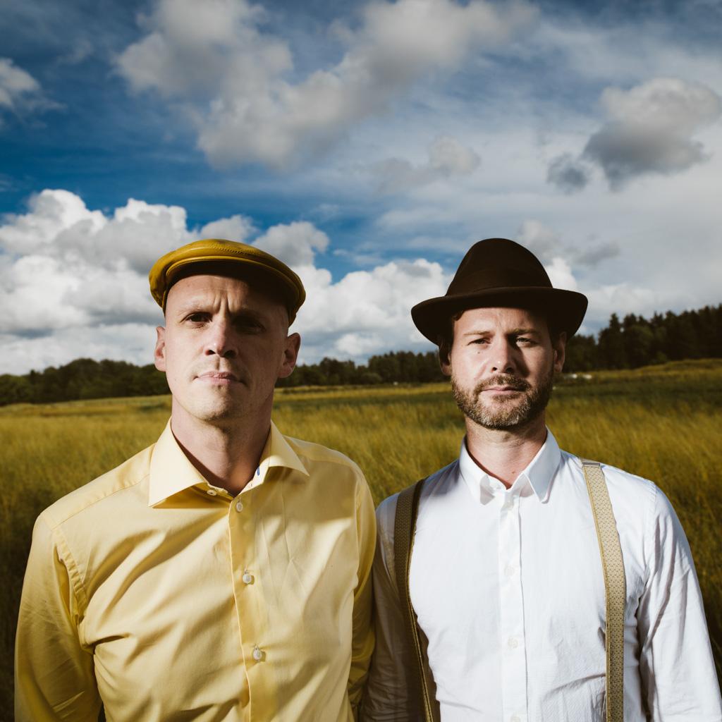 Le duo norvégien Ost & Kjex. À gauche, avec sa caquette jaune, Tore ; à droit Petter.