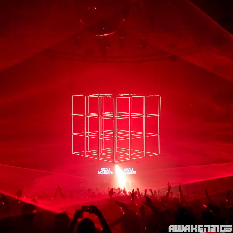Pendant le set de Nicole Moudaber, la protégée de Carl Cox, dans le cadre d’Awakenings © photo-company.nl