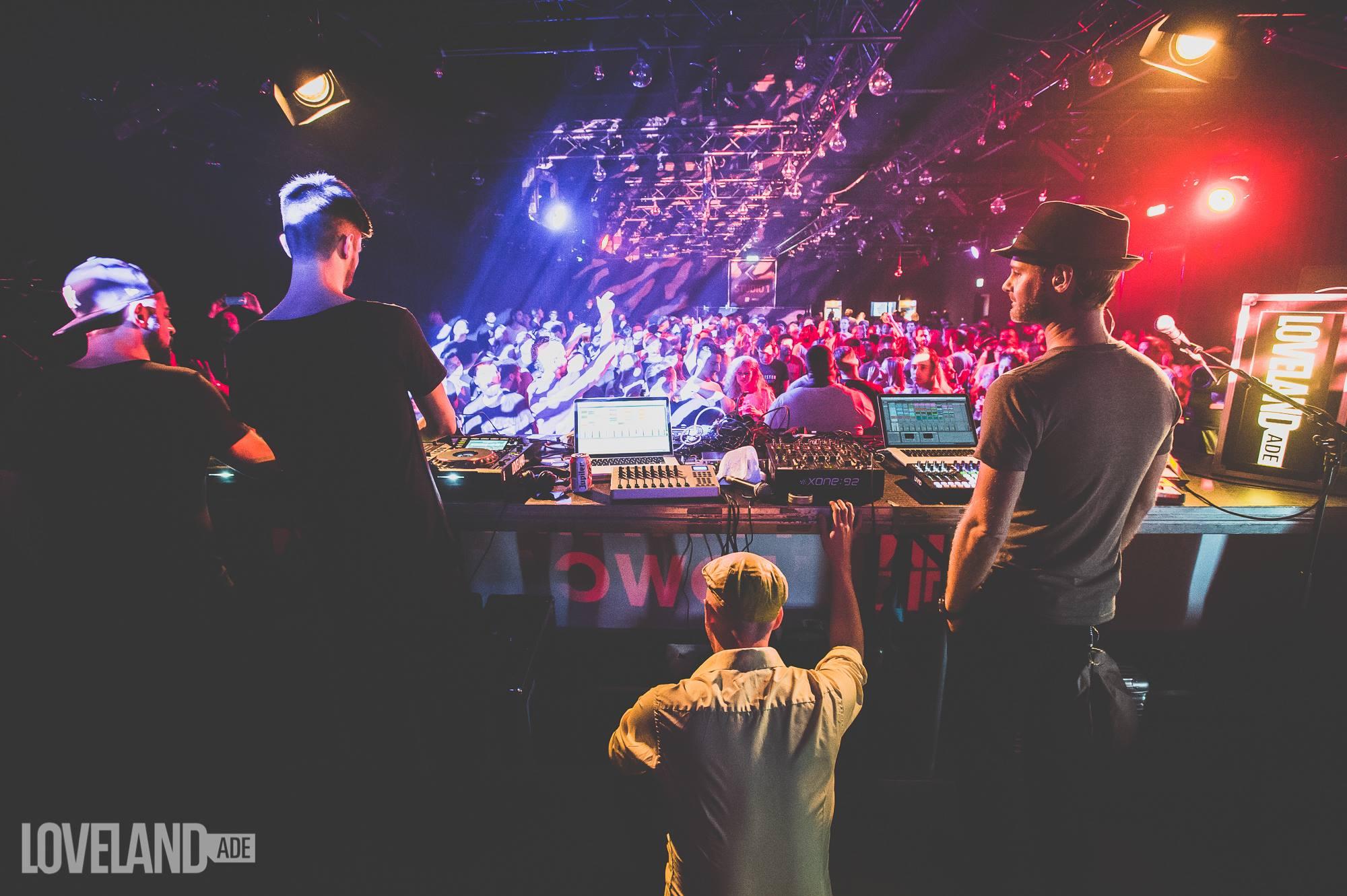 Les Norvégiens Ost & Kjex en plein live, pendant le Diynamic Showcase © Dennis Bouman pour Diynamic