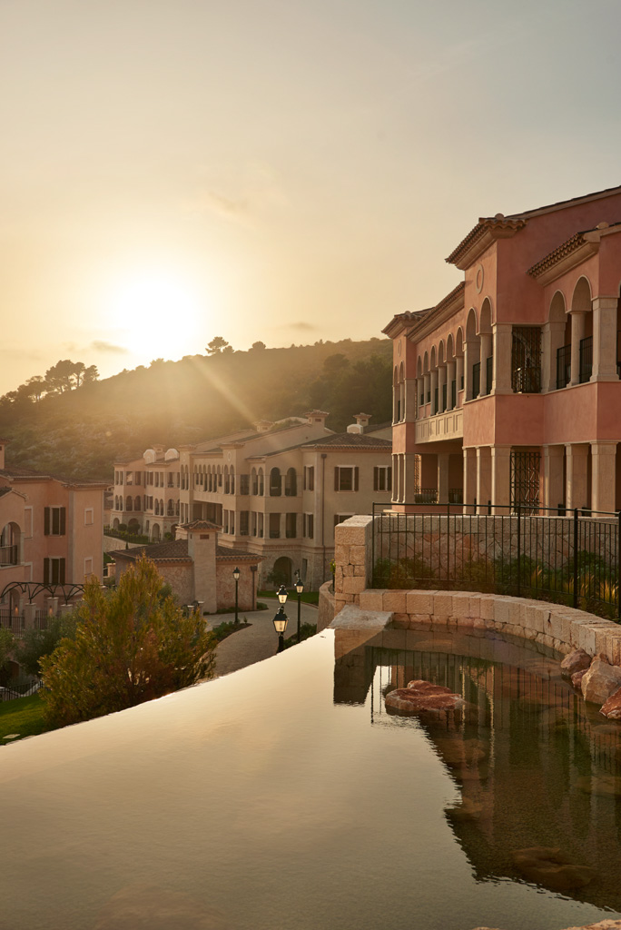 Partout dans le resort, on retrouve l’esprit d’un village baléarique