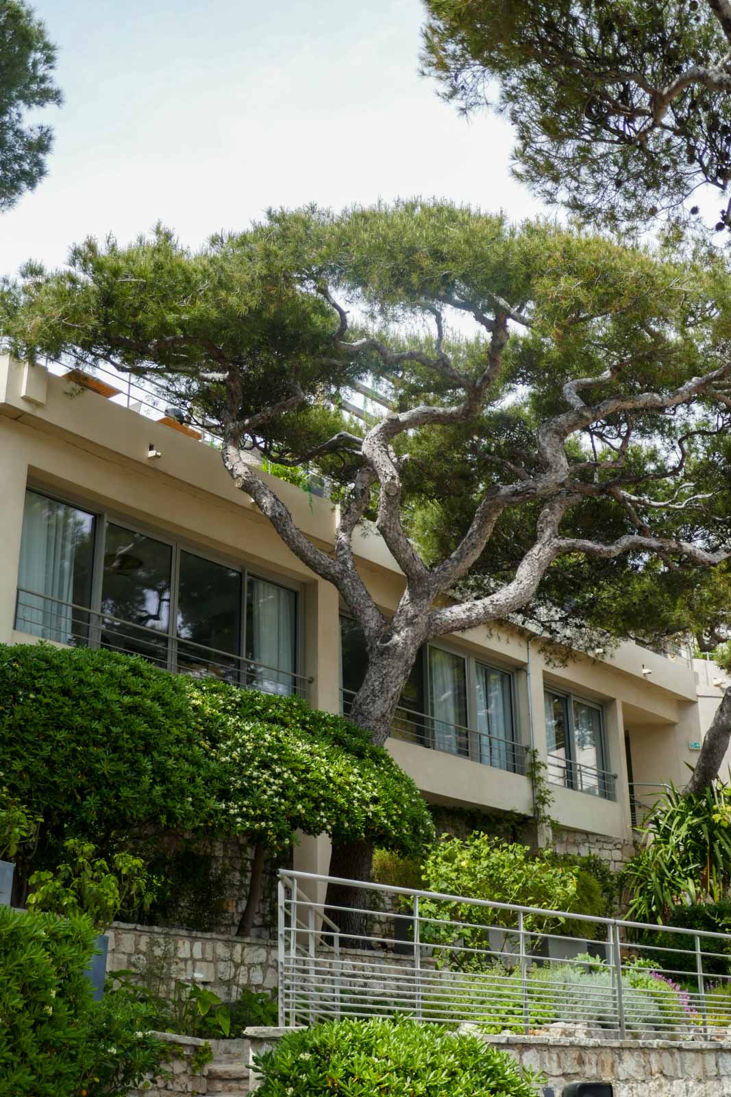 Les Roches Blanches, un hôtel en bord de plage © PG