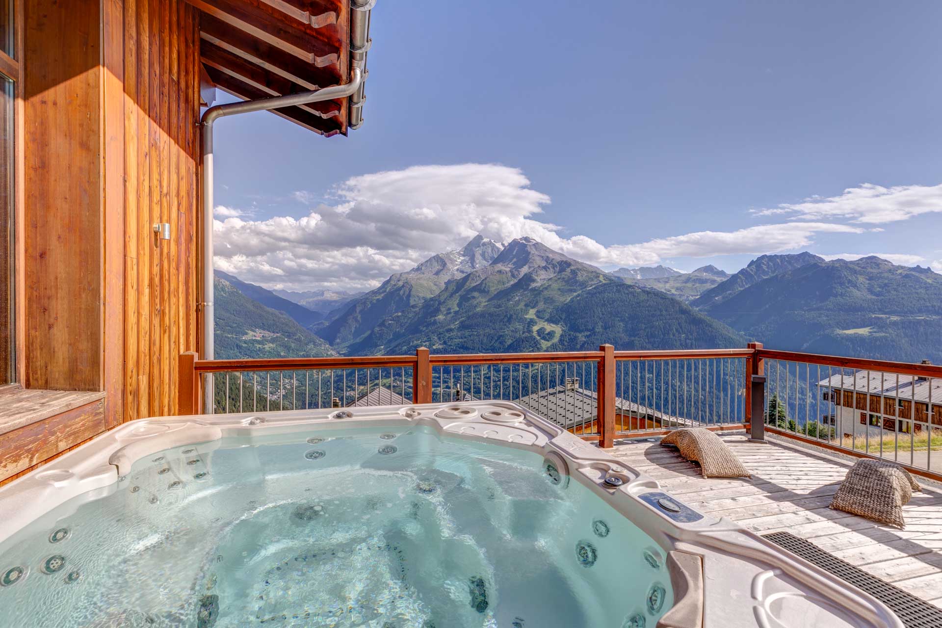 Le jacuzzi extérieur