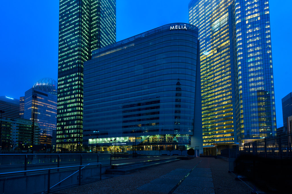 L’hôtel de 19 étages, "accroché" en lisière de l’Esplanade de la Défense, à deux pas des tours du quartier