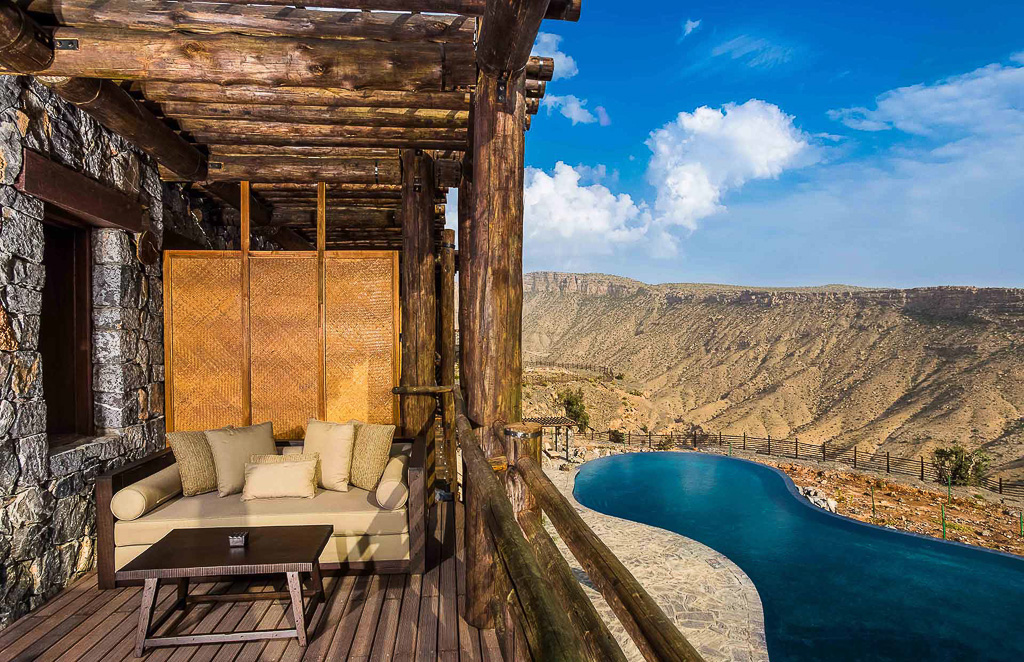 Le spectaculaire hôtel Alila Jabal Akhdar au Sultanat d'Oman, perché dans le désert.