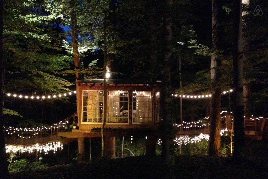 Treehouse Atlanta - La cabane vue de nuit