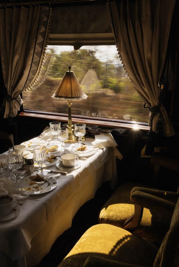 Le mythique Wagon-bar 3674 du Venice Simplon-Orient-Express © Belmond