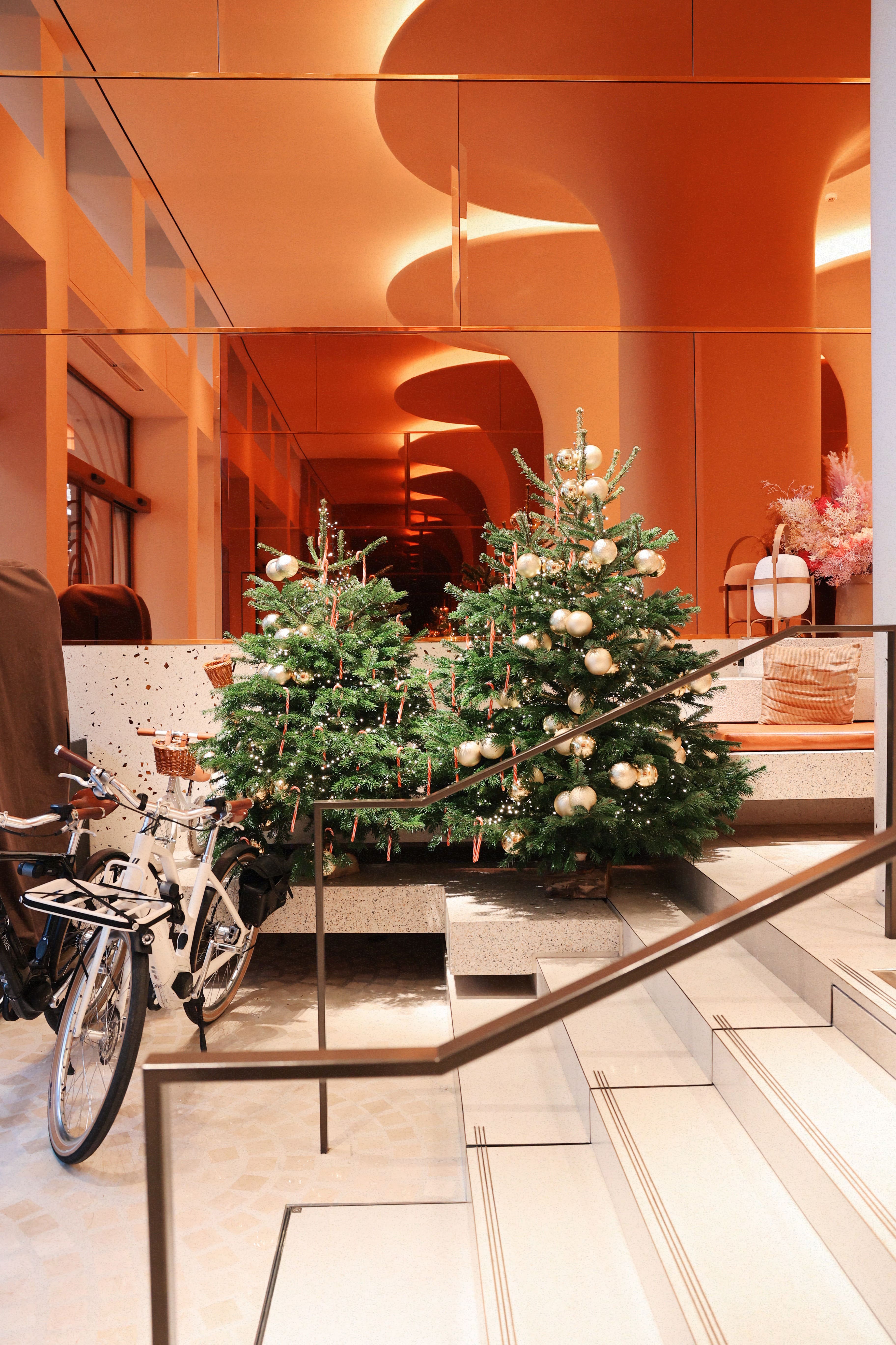 L’hôtel à Paris aux couleurs de Noël © SO/ L’hôtel à Paris aux couleurs de Noël © SO/