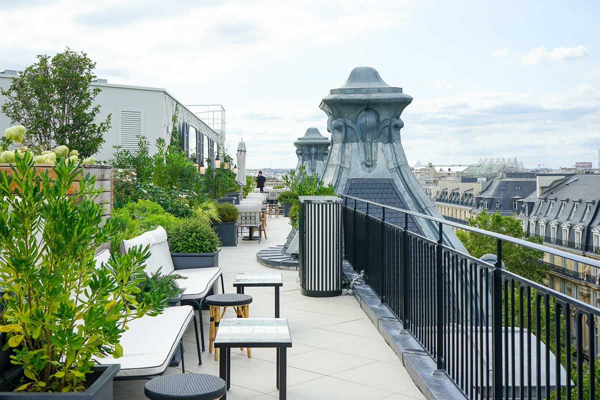 Le décor de Sequoia, rooftop du Kimpton St Honoré Paris © MB|YONDER.fr