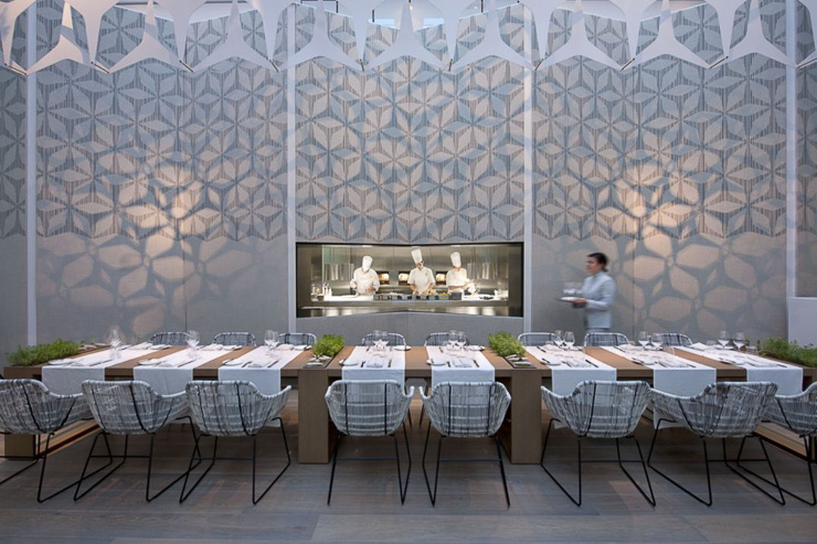 Intérieur du BistrEau, la nouvelle table casual du Mandarin Oriental Barcelona