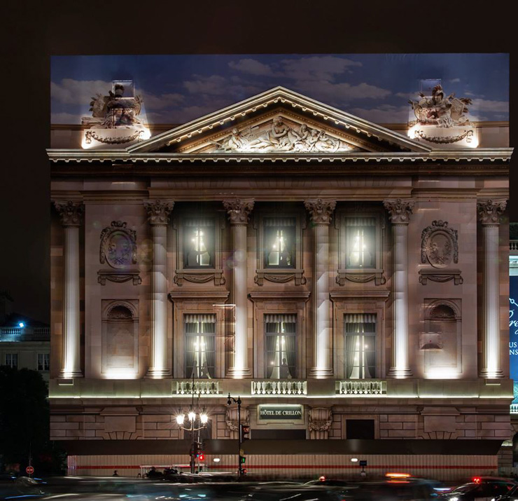 Hôtel de Crillon - La façade éphémère et éclairée du palace de la place Vendôme
