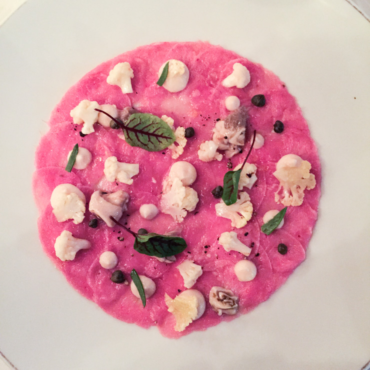 Agapé - Noix de veau fumée au bois de hêtre, huître et chou-fleur