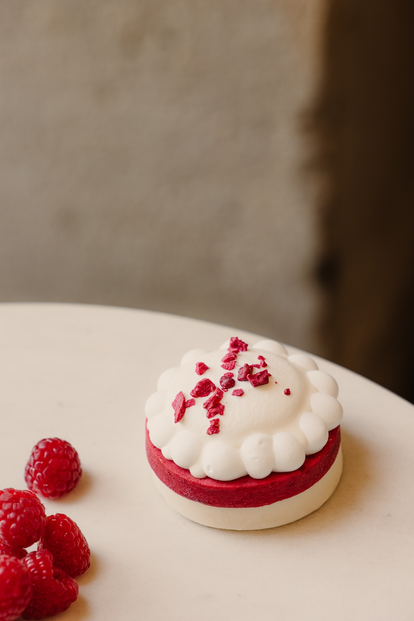 La pavlova glacée framboise © Nolwenn Pernin