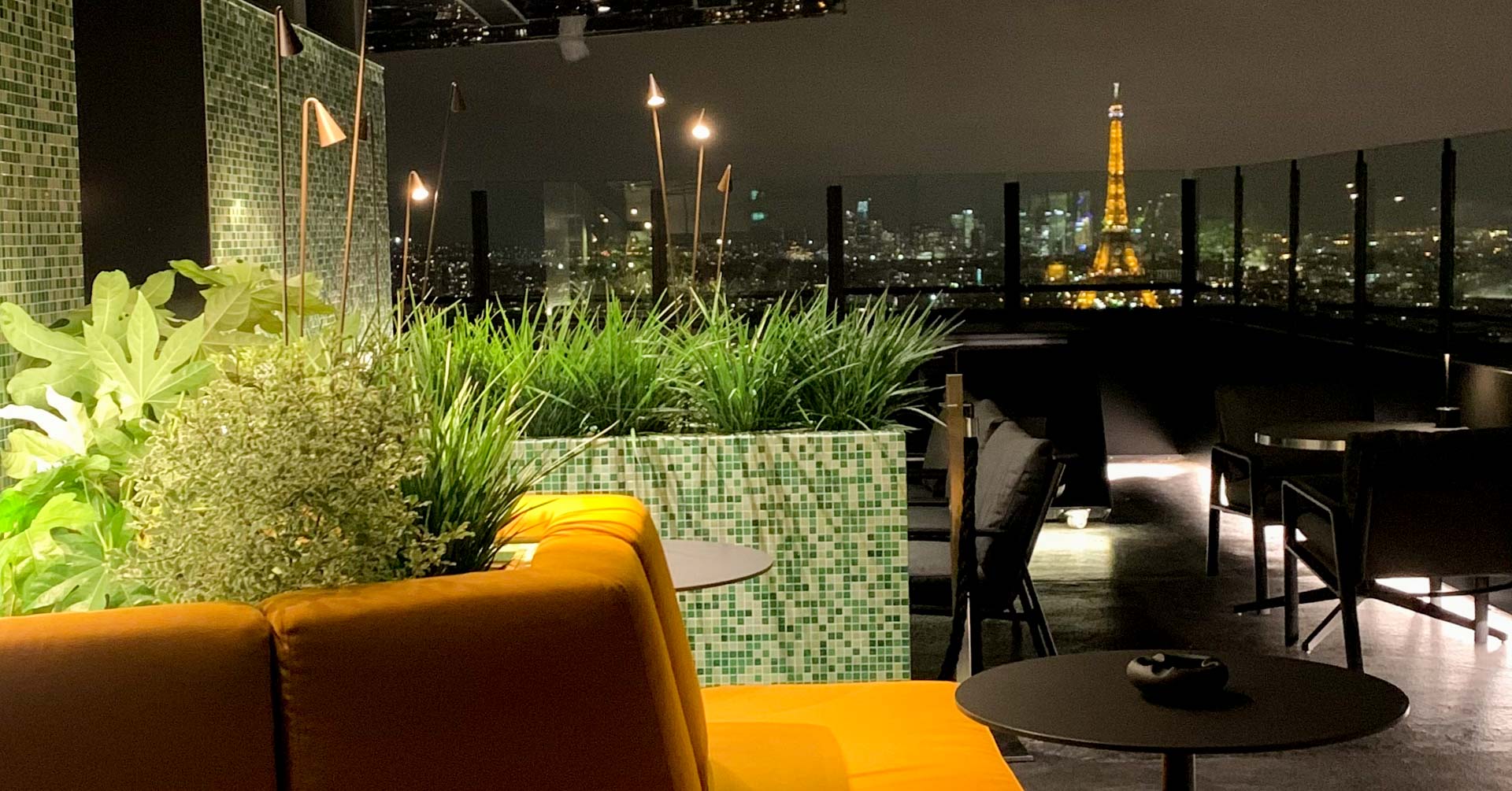 On a testé le SKYBAR, le plus haut rooftop de Paris