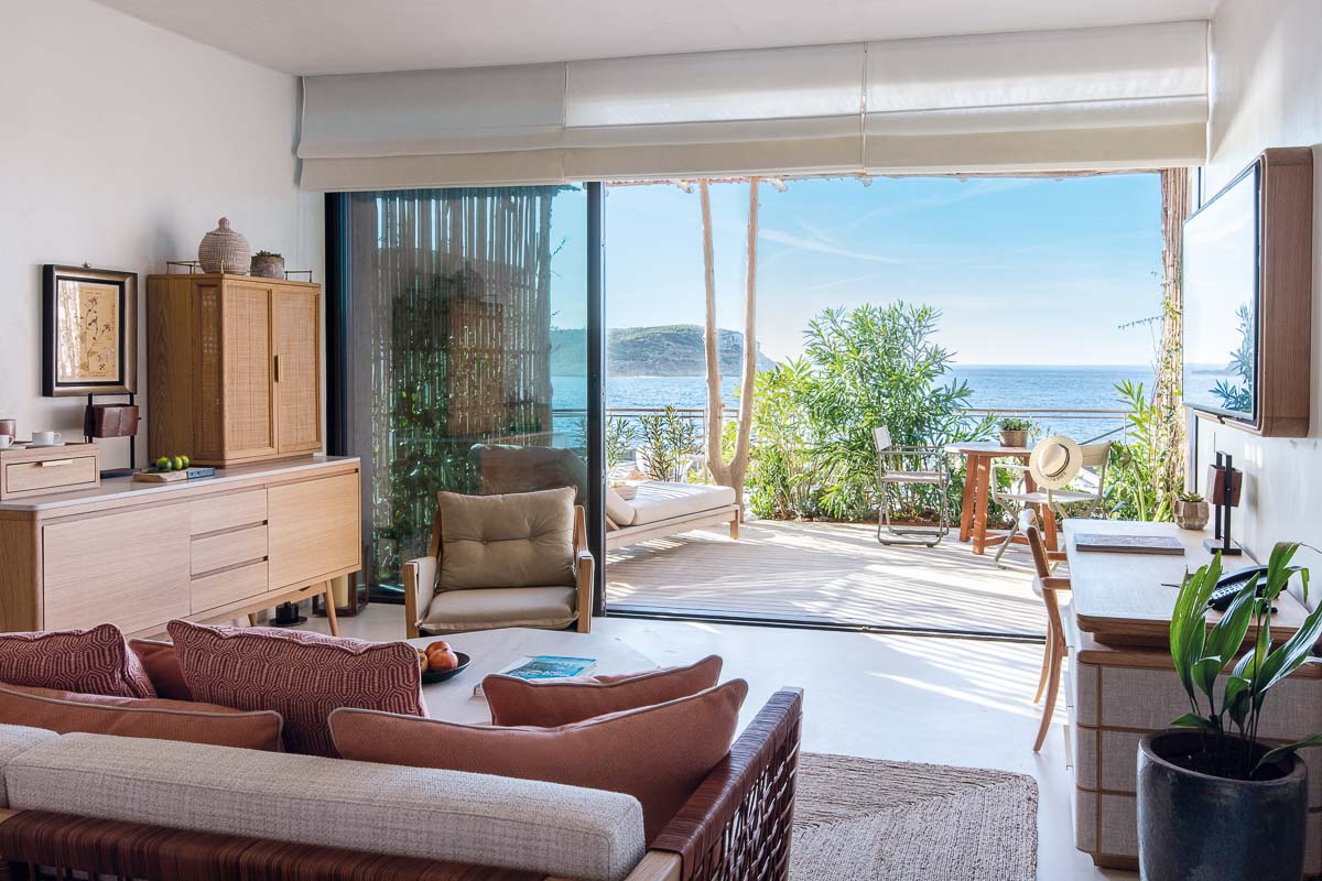 Six Senses Ibiza | Chambre avec terrasse et vue sur la baie de Xarraca © DR