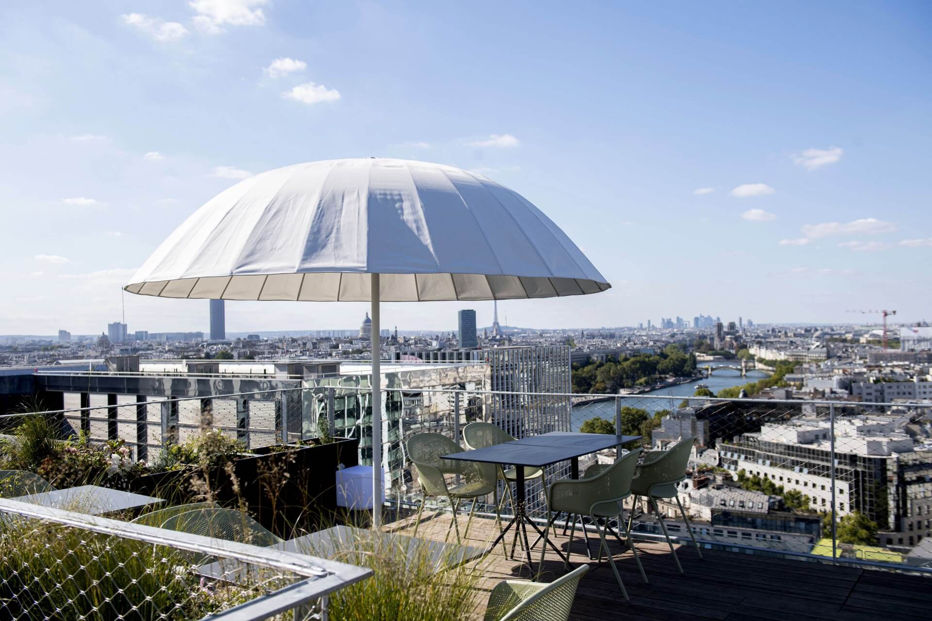 Le rooftop Laho à côté de la gare de Lyon