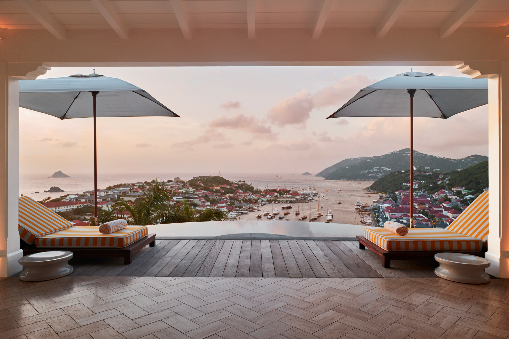 Vue sur une piscine du Fouquet’s Saint Barth Signature Collection © Barrière