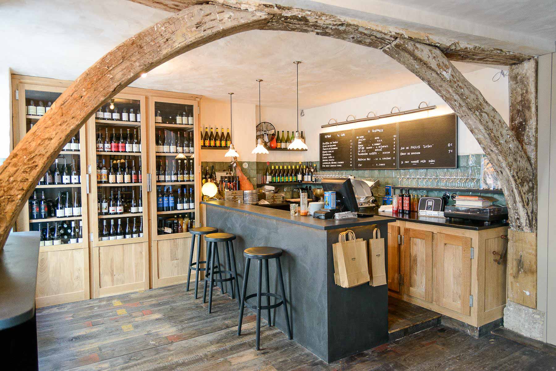 Paris les 10 meilleurs bars à vins naturels (et caves à manger)