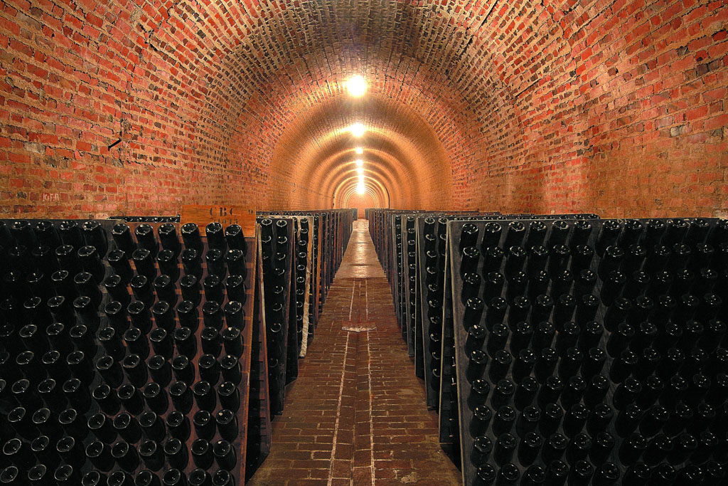 03. Visiter les incontournables caves de champagne YONDER