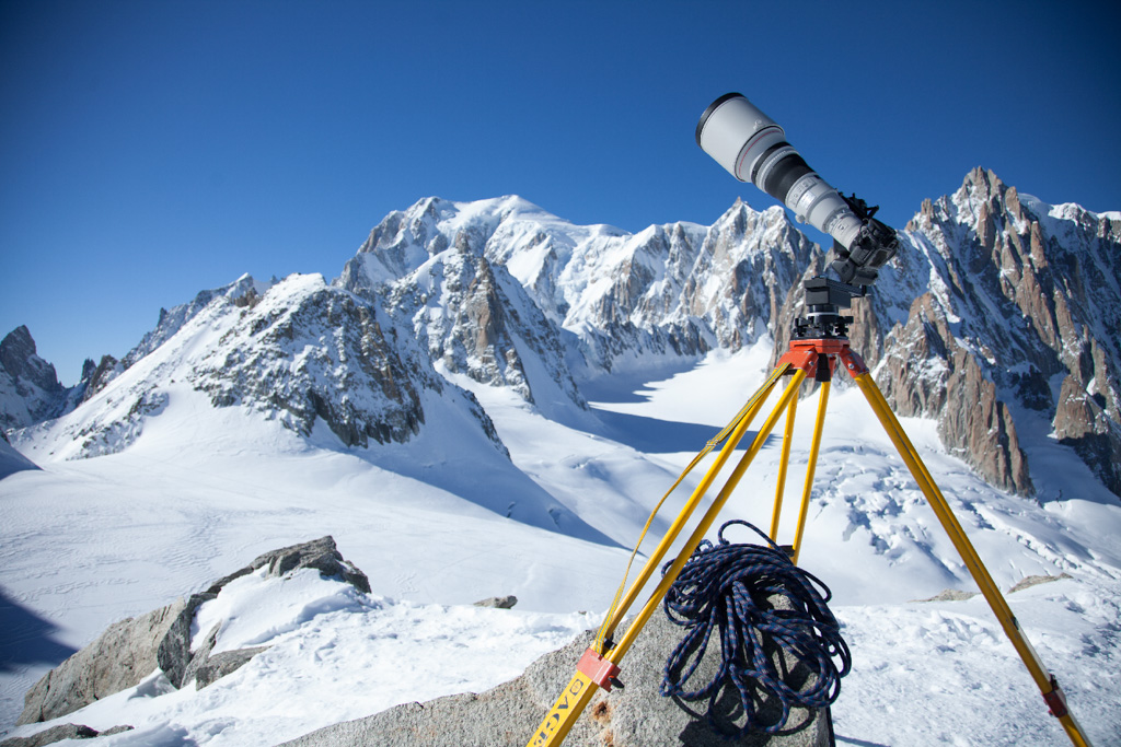 Le réflex Canon avec téléobjectif (focale de 1280 mm) était installé sur un trépied robotisé pour réaliser cette prise de vue record. Le réflex Canon avec téléobjectif (focale de 1280 mm) était installé sur un trépied robotisé pour réaliser cette prise de vue record.