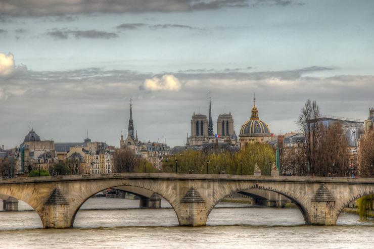 La Seine, avec le Pont Royal et Notre-Dame en perspective