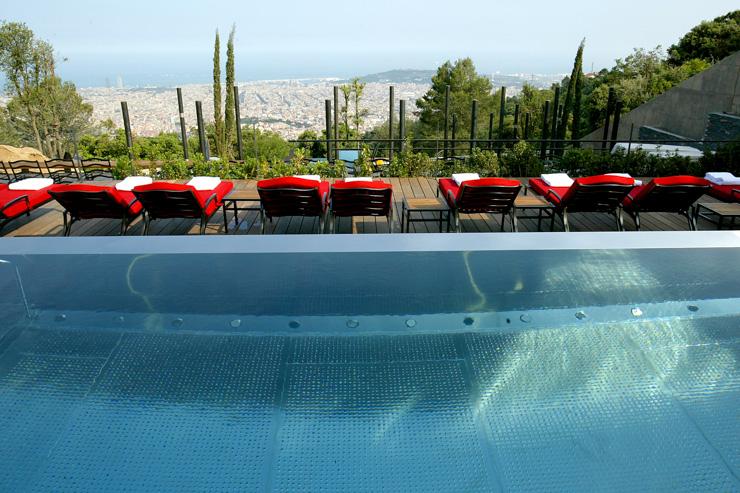 The TBBar au Gran Hotel La Florida - La piscine surplombant Barcelone