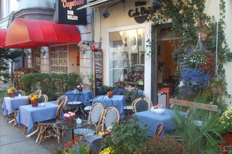 1900 Café Bistro  - La terrasse de poche du café aux beaux jours