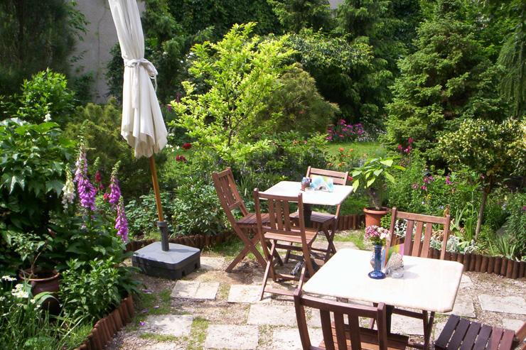 Alchymista Cukrarna - Terrasse dans le jardin
