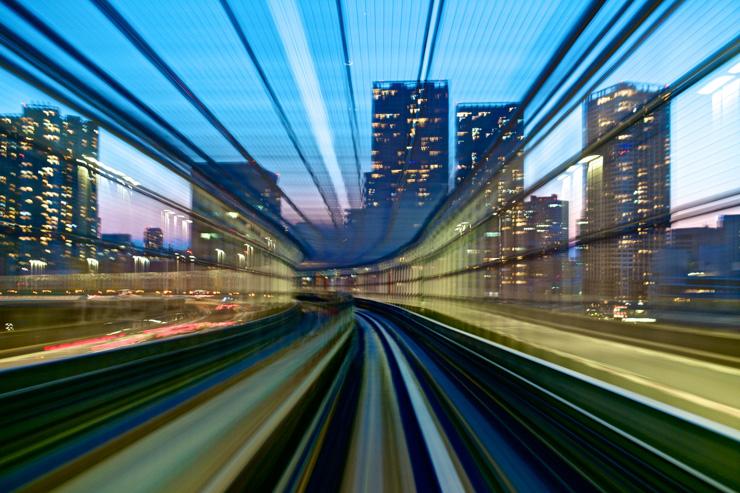 Vue du monorail menant au quartier futuriste d'Odaiba