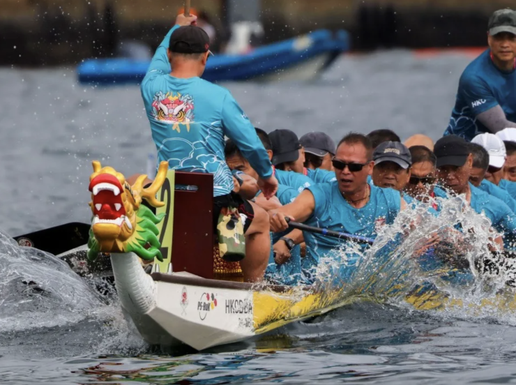 Les courses de bateaux dragons
