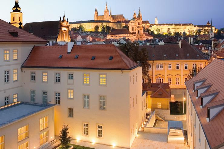 Mandarin Oriental Prague - Perspective de l'hôtel et du Château de Prague