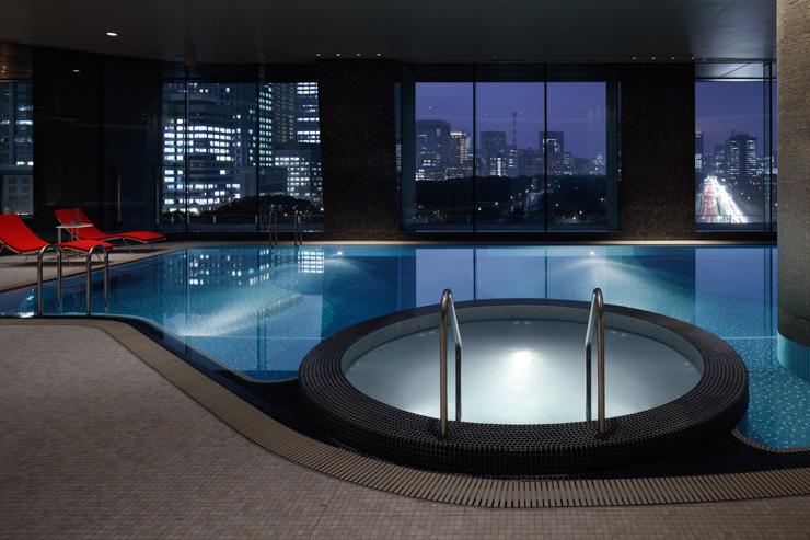 Palace Hotel Tokyo - La piscine du Spa Evian