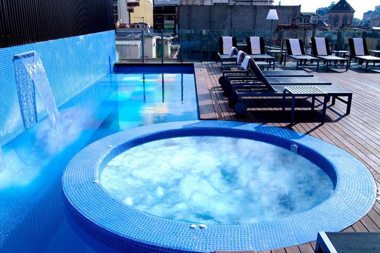 Skybar at Axel Hotel - Le jacuzzi