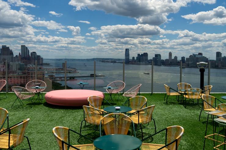 Le Bain at The Standard High Line - Le rooftop et sa pelouse artificielle