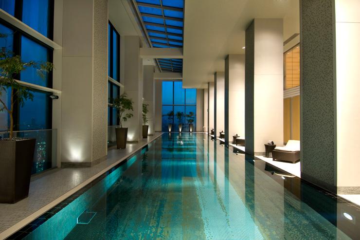 Mizuki Spa au Conrad Tokyo - Piscine avec vue