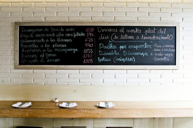 Alta Taberna Paco Meralgo - Comptoir et tableau noir