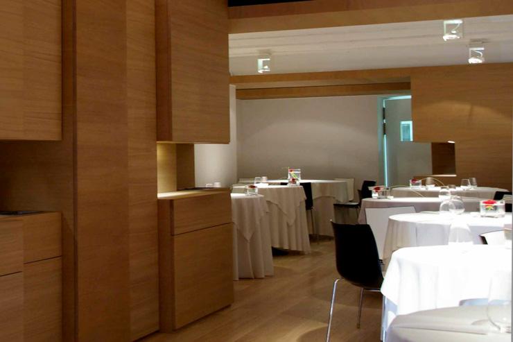 Hisop Barcelona - Salle à manger au décor minimaliste