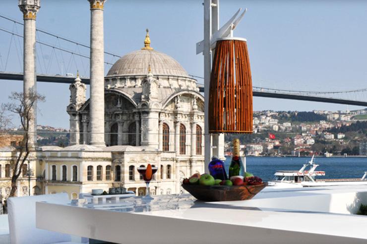 Vue sur la Mosquée d'Ortaköy depuis le restaurant