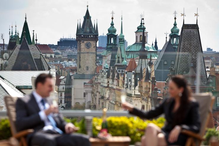 Terrasse du Zlata Praha sur le toit de l'hôtel InterContinental