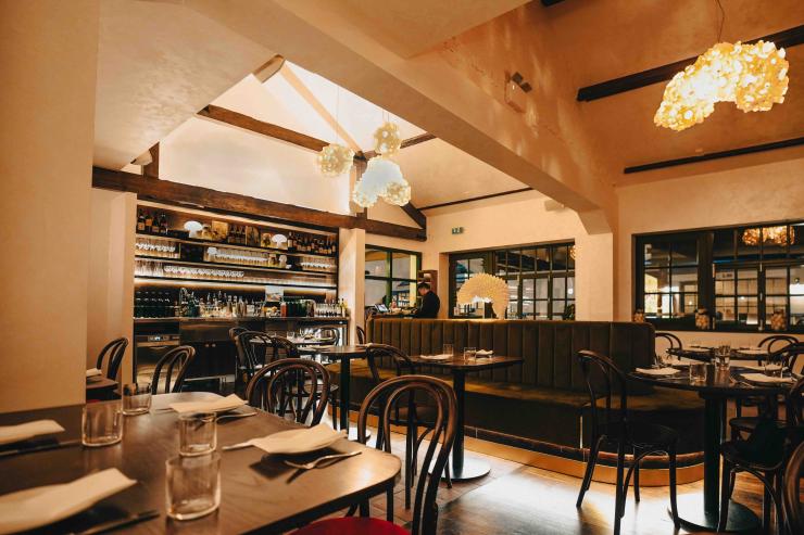 Découvrez Donia dans le quartier de Soho à Londres