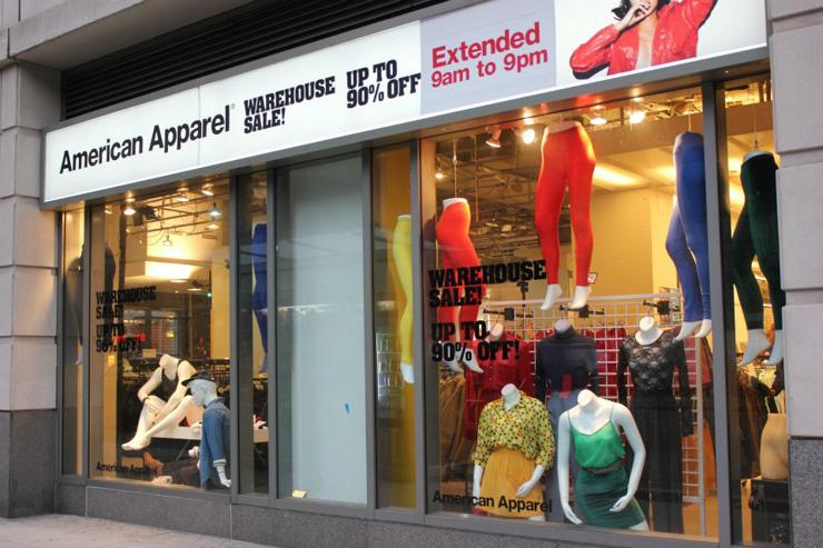 American Apparel Soho Factory Outlet - Vitrine