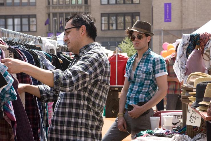 Brooklyn Flea - Chine dans les rayons de vêtements vintage