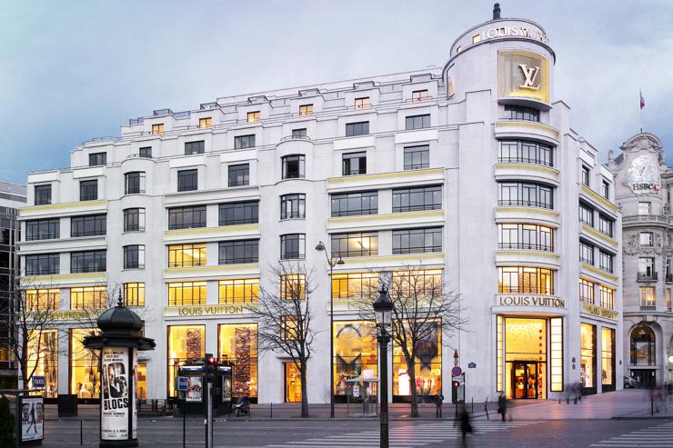 Façade du flagship store Louis Vuitton sur les Champs-Elysées