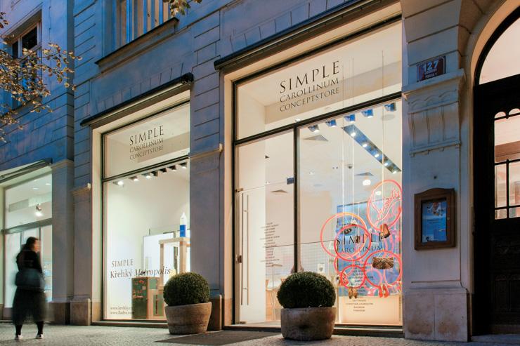 Façade du concept store SIMPLE sur Pařížská