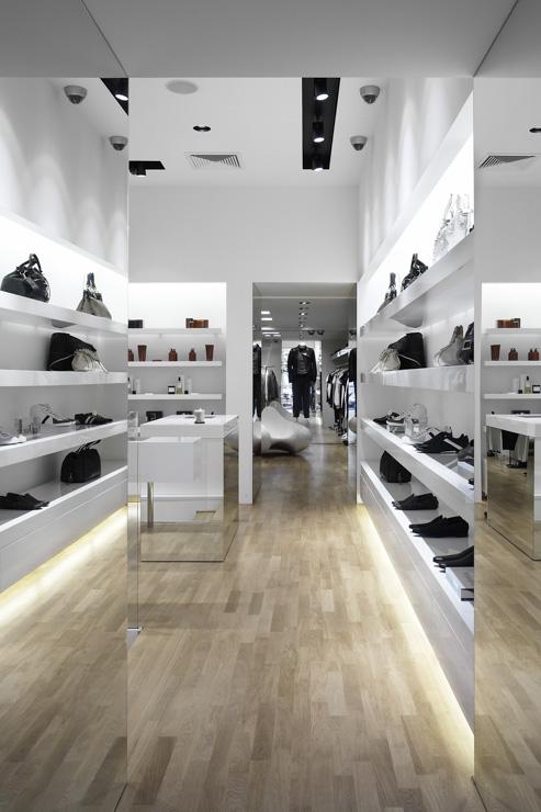 Intérieur du concept store SIMPLE - Sacs & Souliers