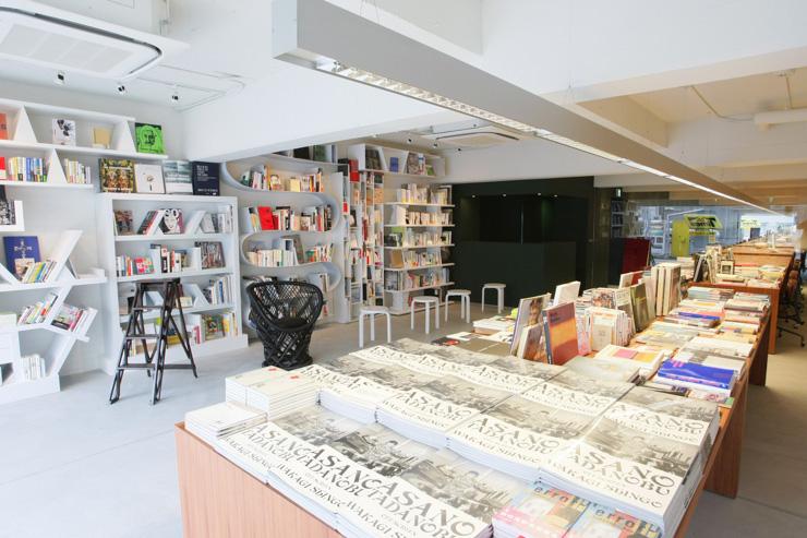Shibuya Publishing Booksellers - Intérieur de la librairie