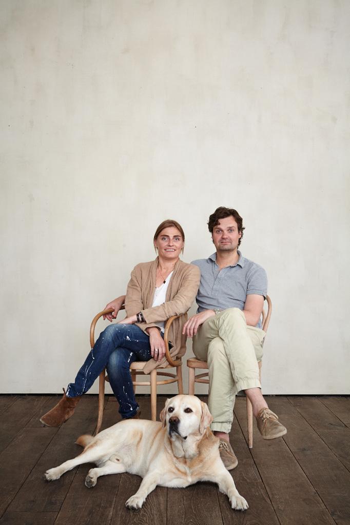 Ilse Cornelissens, son mari Tim et leur chien © Graanmarkt 13