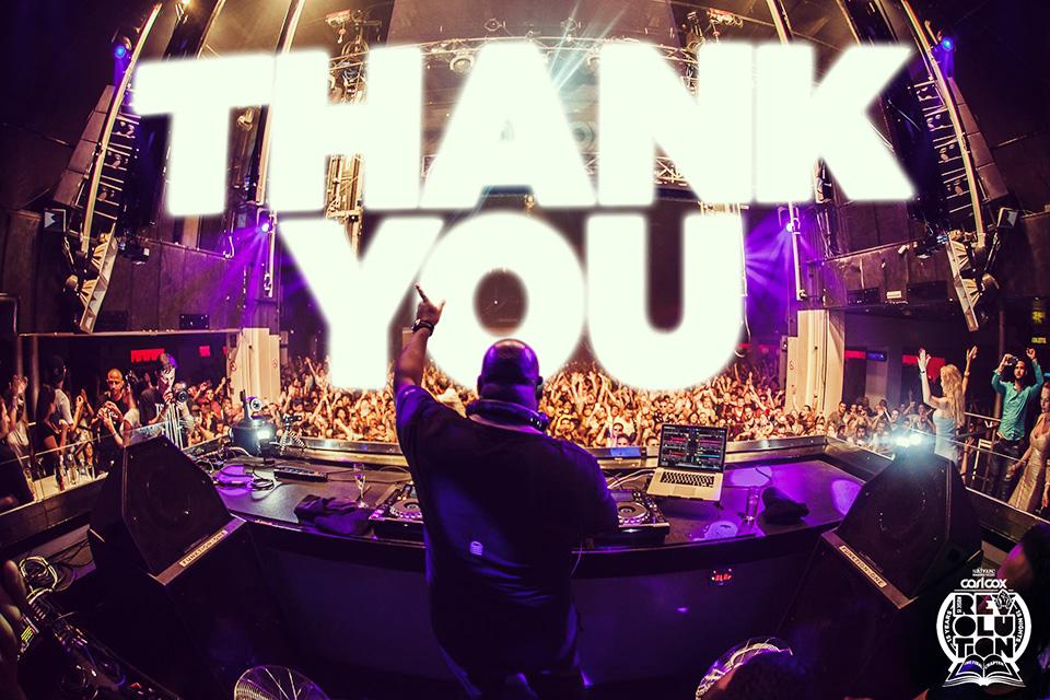 Carl Cox face à son public lors de la dernière soirée de sa résidence légendaire du mardi au Space
