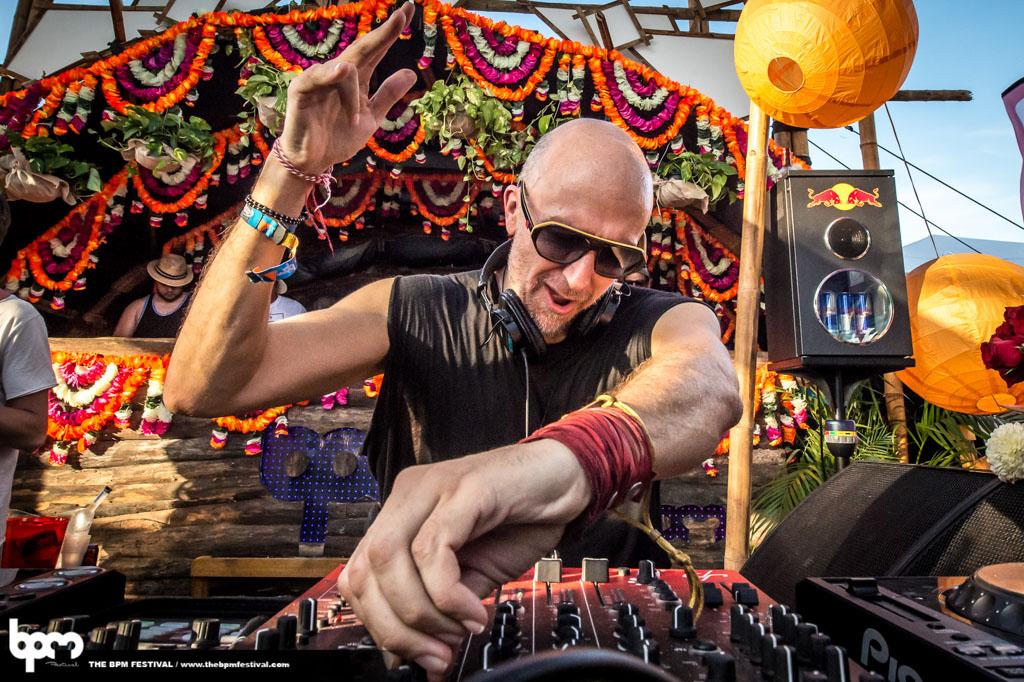 Lee Burridge en pleine forme pendant son set © aLIVE Coverage for TheBPMFestival.com